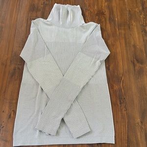 Athleta turtleneck top, size M
